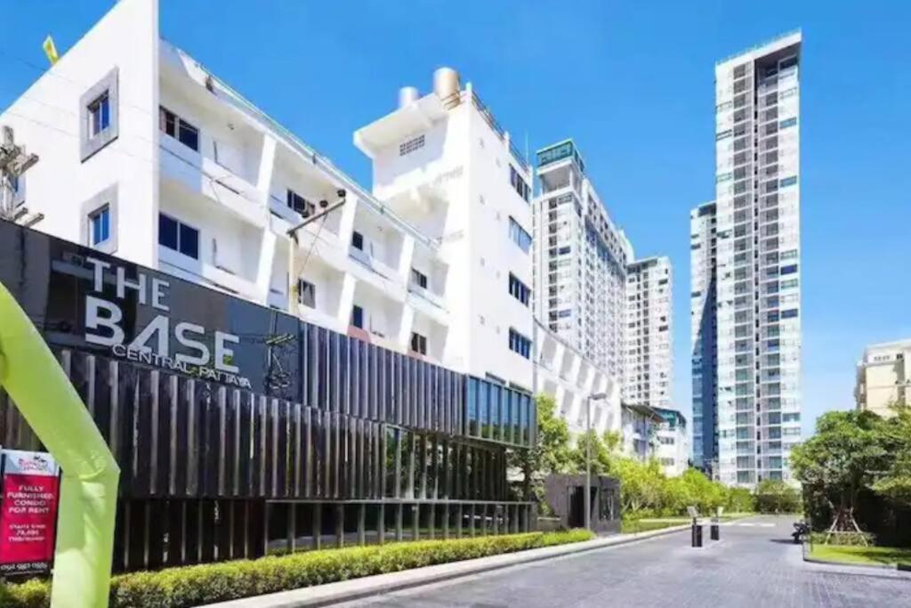 Apartment The Base Long Balcony King-bed With Infinity Pool & Free Netflix