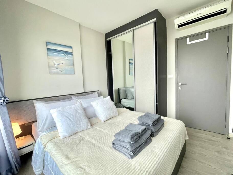 The Base Long Balcony King-bed With Infinity Pool & Free Netflix