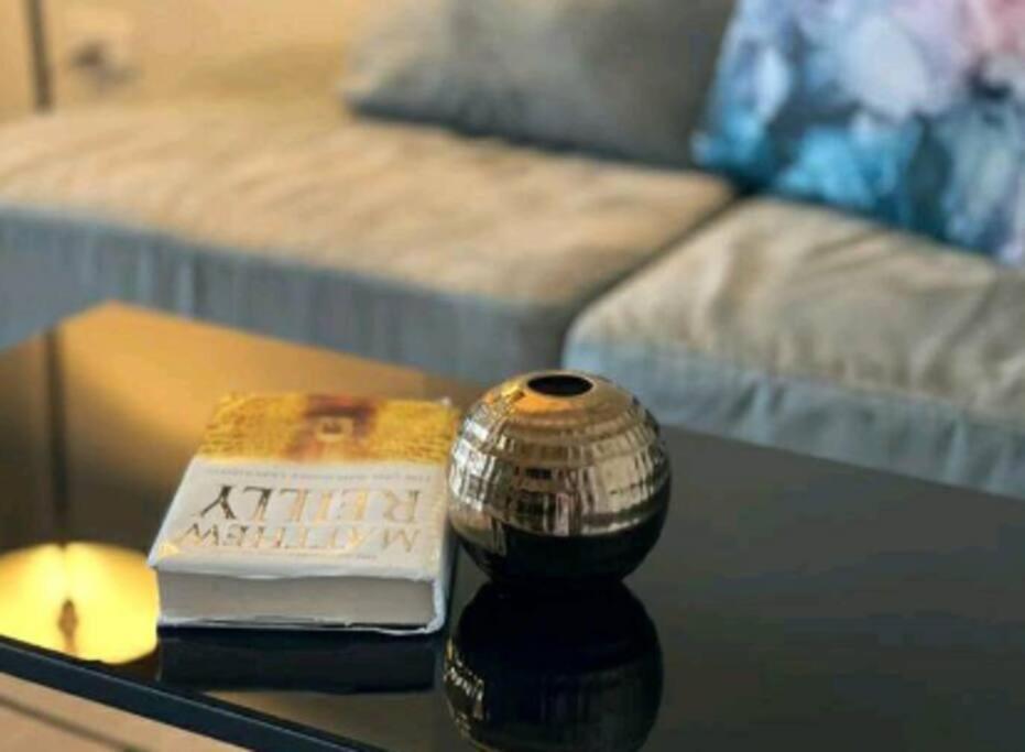 Апартаменты The Base Long Balcony King-bed With Infinity Pool & Free Netflix *