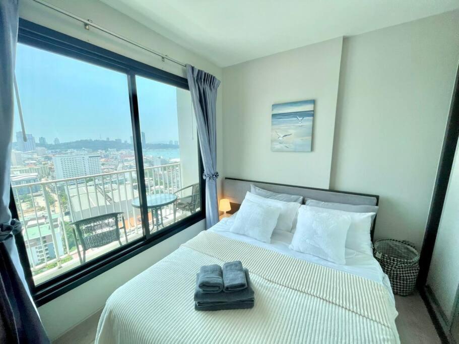 Apartment The Base Long Balcony King-bed With Infinity Pool & Free Netflix *